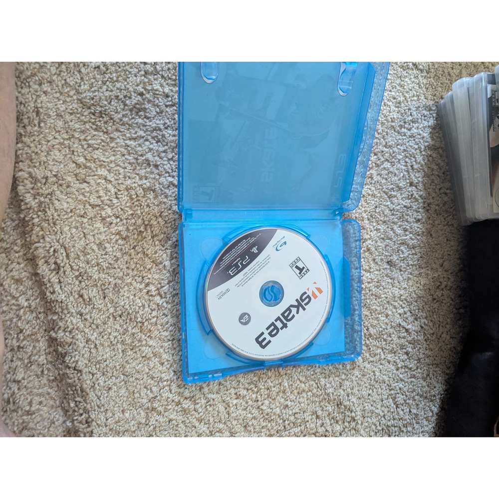 Skate 3 Sony PlayStation 3 PS3 EA Sports Skateboarding Video Game Disc Case - Picture 3 of 4